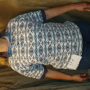 Women's tee shirt, size Medium